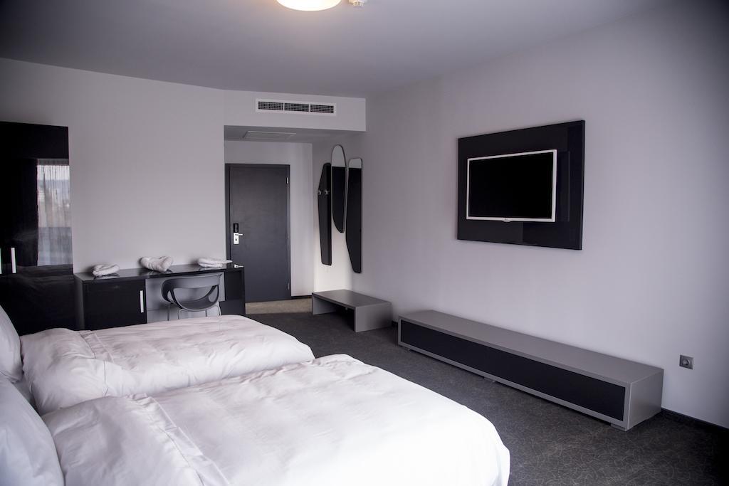 Hotel Tempo Târgu-Mureş Zimmer foto